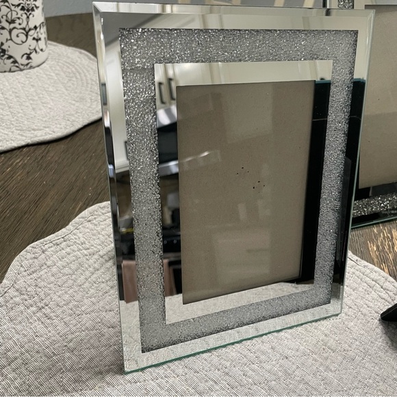 Set of 5 Nanette Lepore Mirrored Silver Rhinestone Picture Frames - Picture 5 of 10